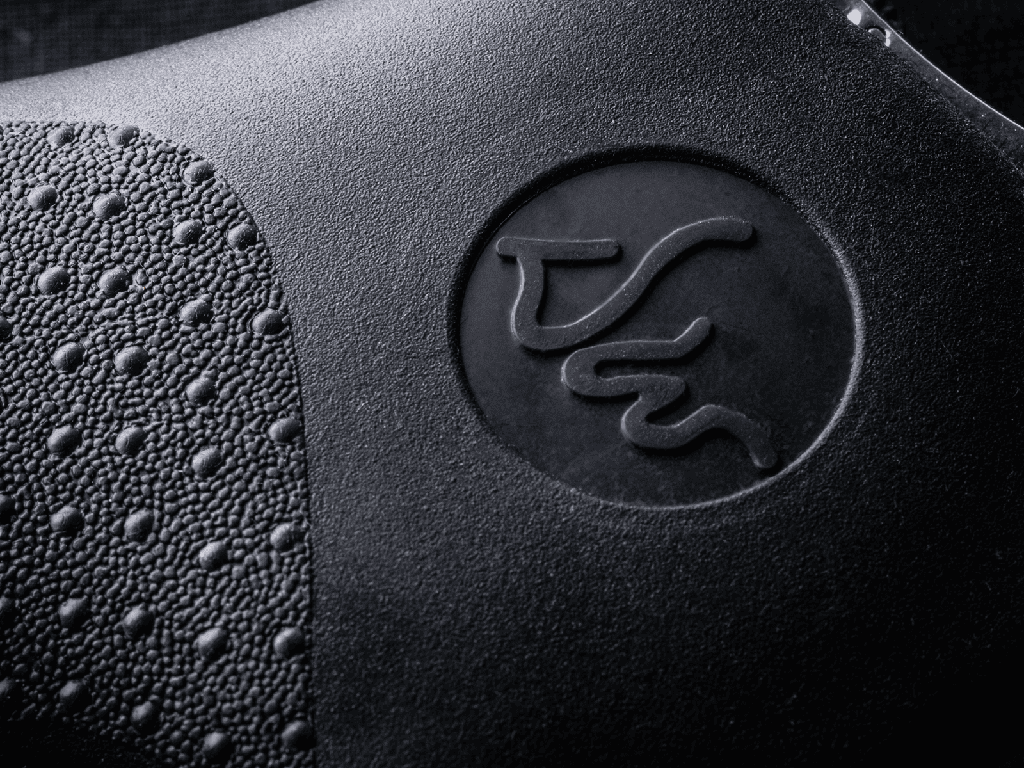 REVOLVER DAN WESSON 715 2.5" CO2 PELLETS PLATA 18615