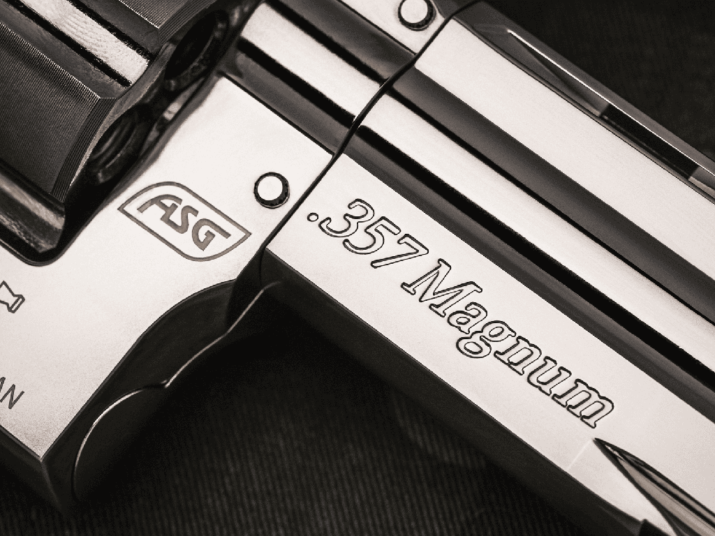 REVOLVER DAN WESSON 715 4" CO2 PELLETS PLATA 18612