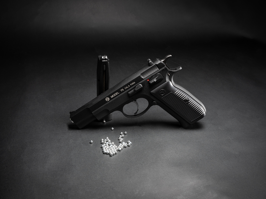 PISTOLA CZ 75 CO2 BB CALIBRE 4.5 BLOWBACK 17619
